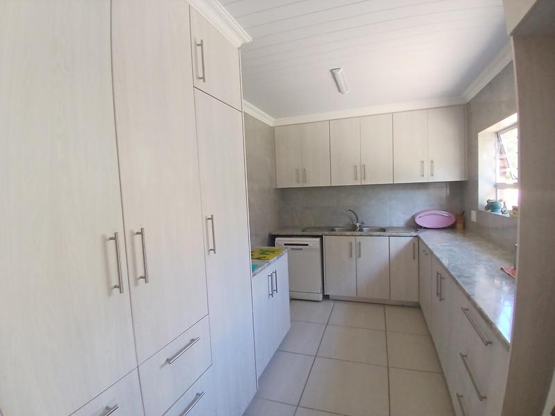 3 Bedroom Property for Sale in Stilbaai Wes Western Cape